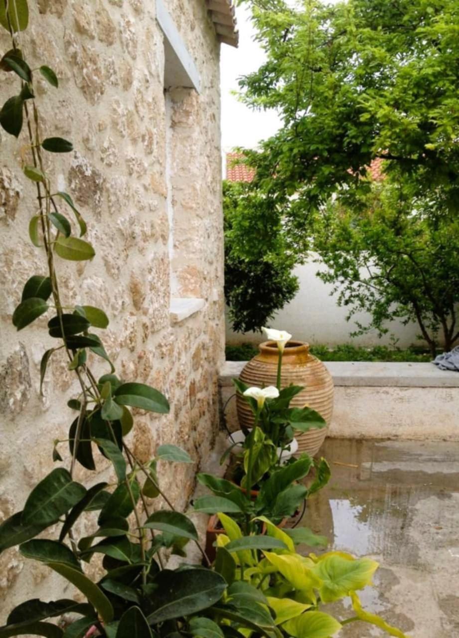 Aνεξάρτητη Παραδοσιακή Πέτρινη Κατοικία Corinth Екстериор снимка
